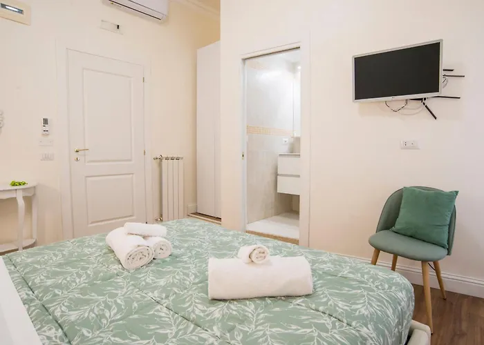 Nationale Boutique & Konukevi 4*