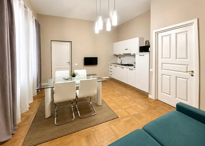 Nationale Boutique & Konukevi 4*