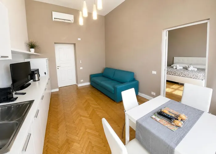 Nationale Boutique & Konukevi 4*